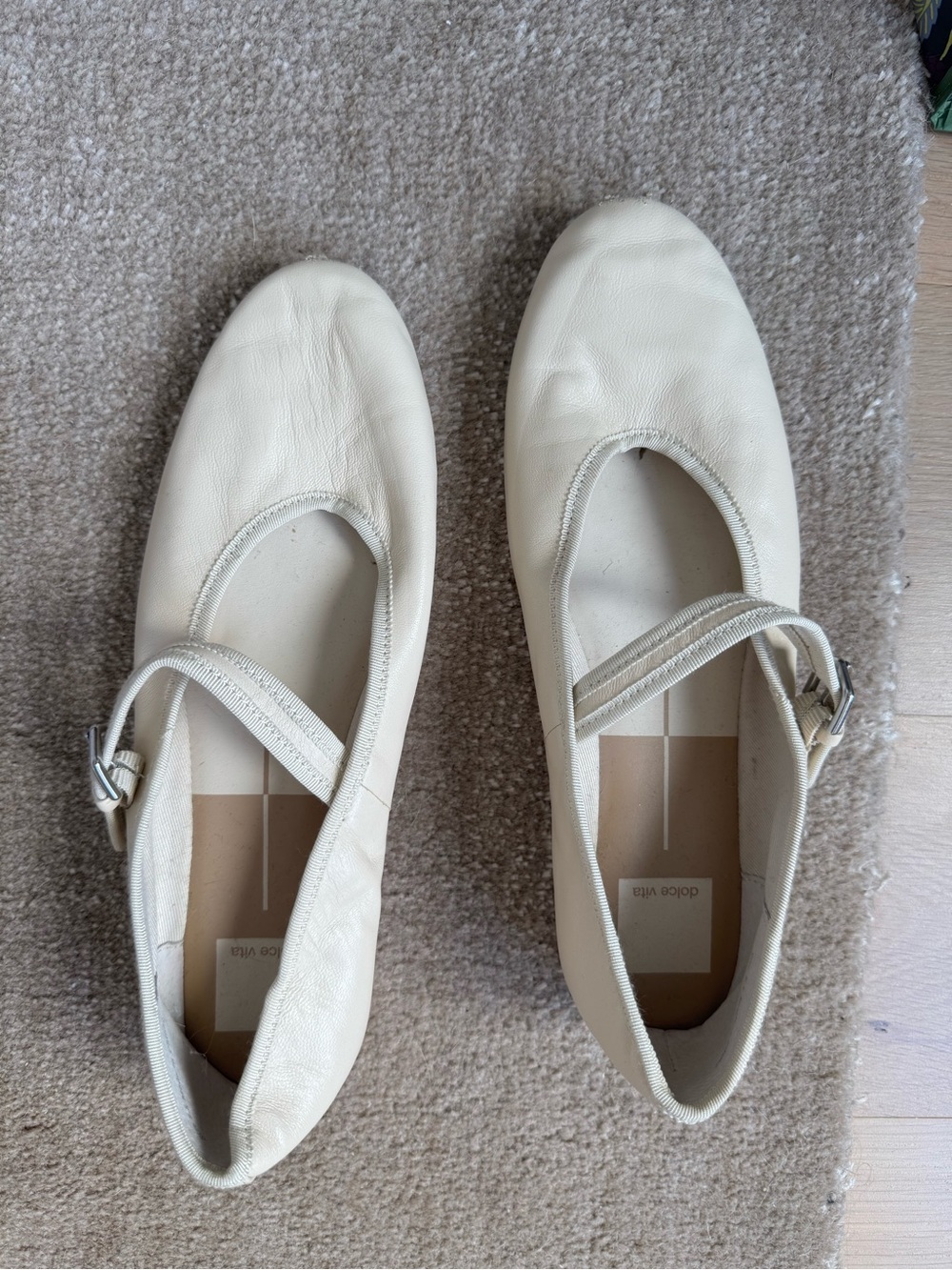 Dolce Vita Flats